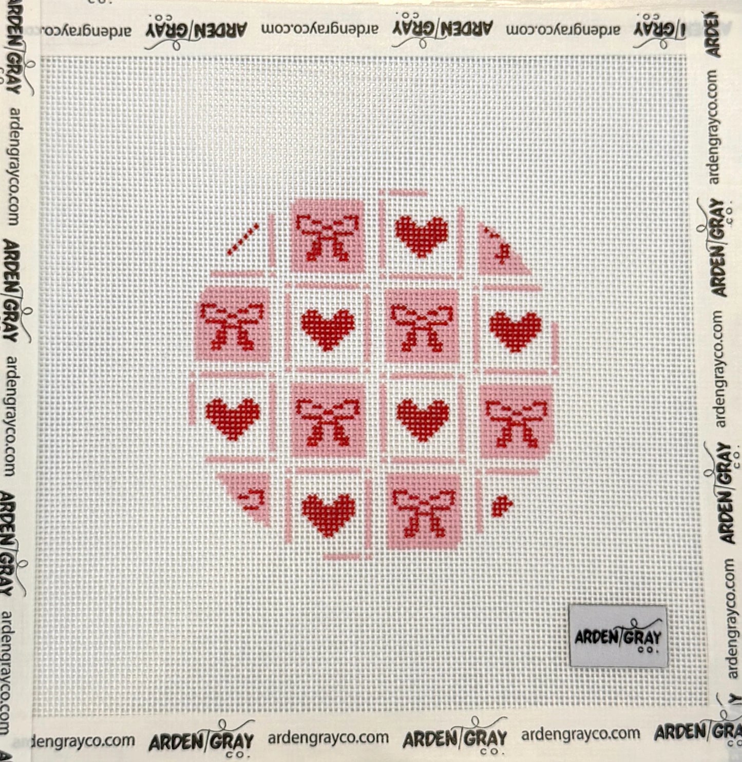Bows & Hearts Round